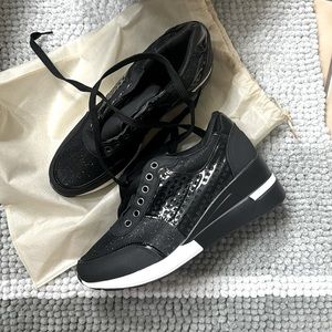 Women’s high heel wedge sneakers black